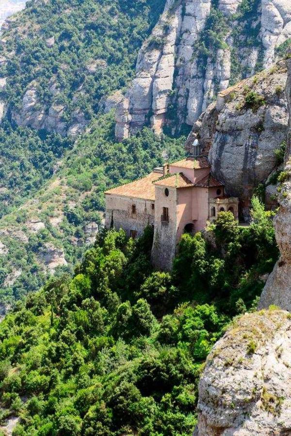 Xalet De La Muntanya El Brucmontserrat Exterior photo